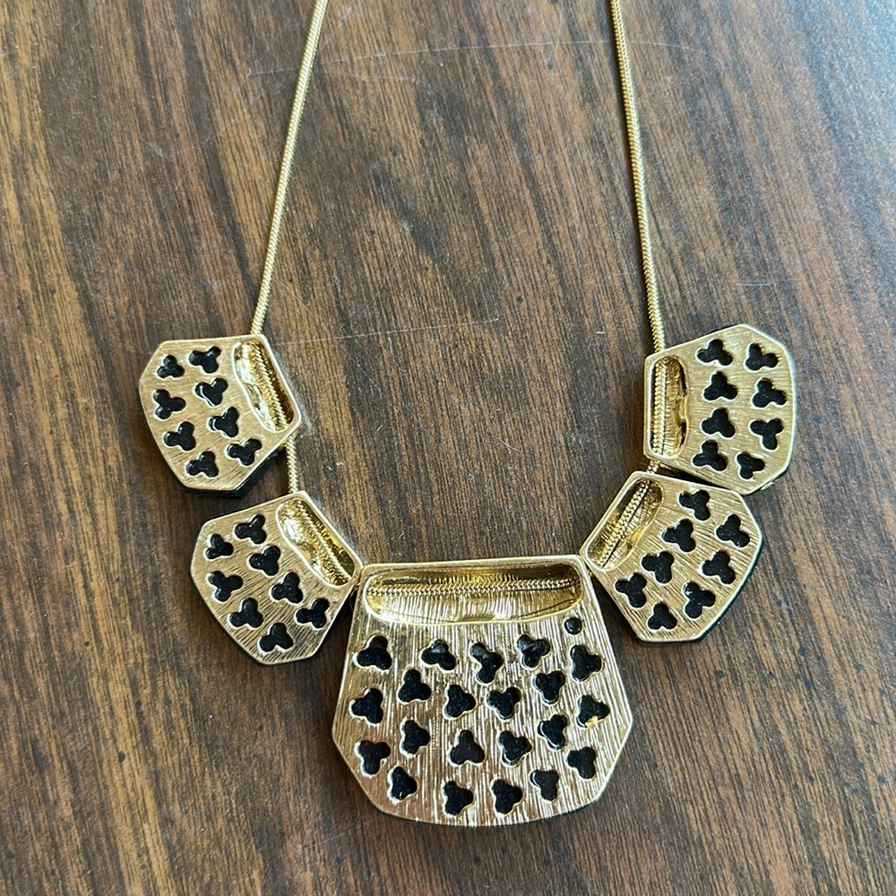 Elegant Black and Gold Necklace - Picture 4 of 5